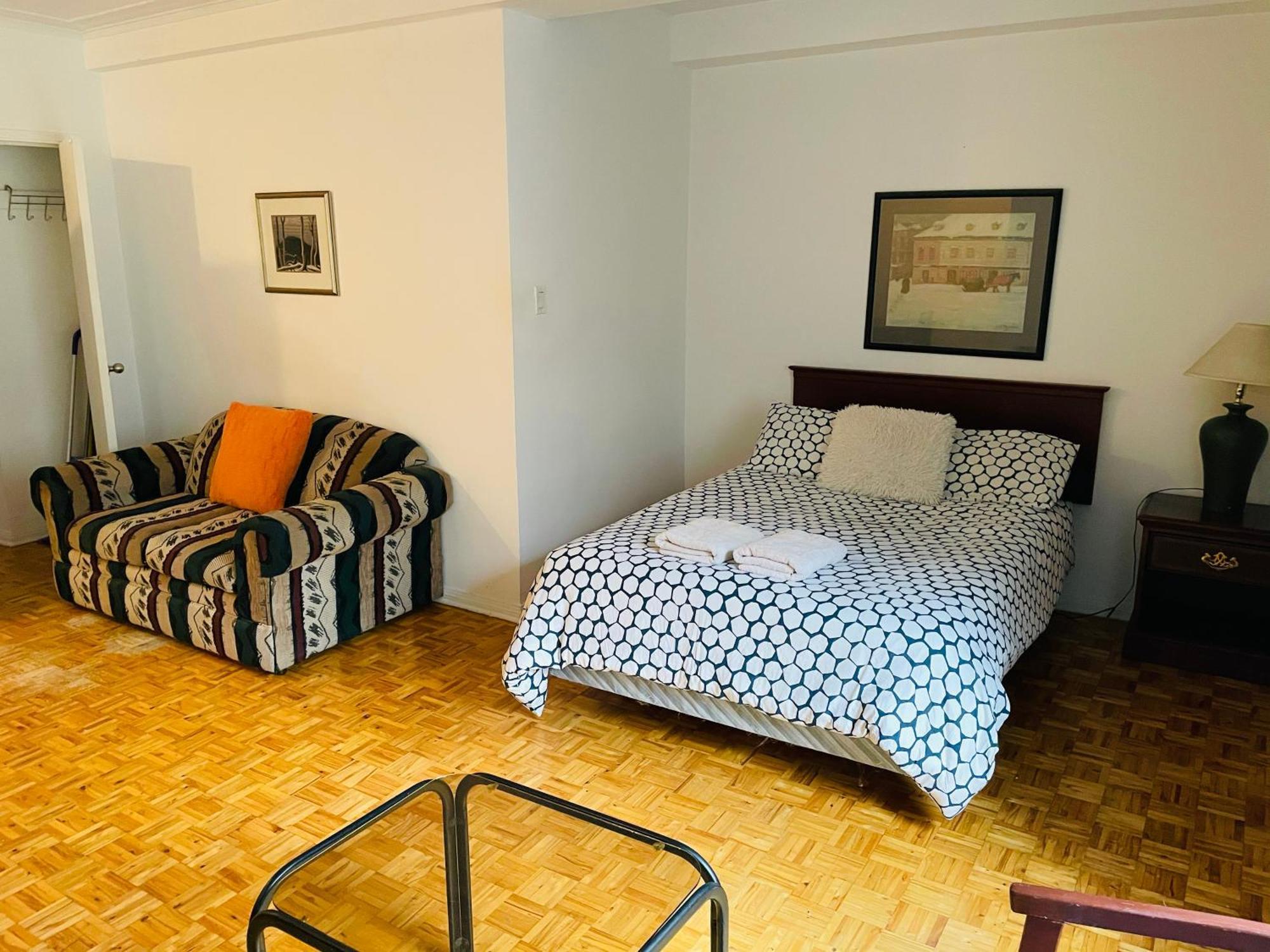 Stylish Montreal Apartment Comfortable Stay In The Golden Square Mile Exterior photo